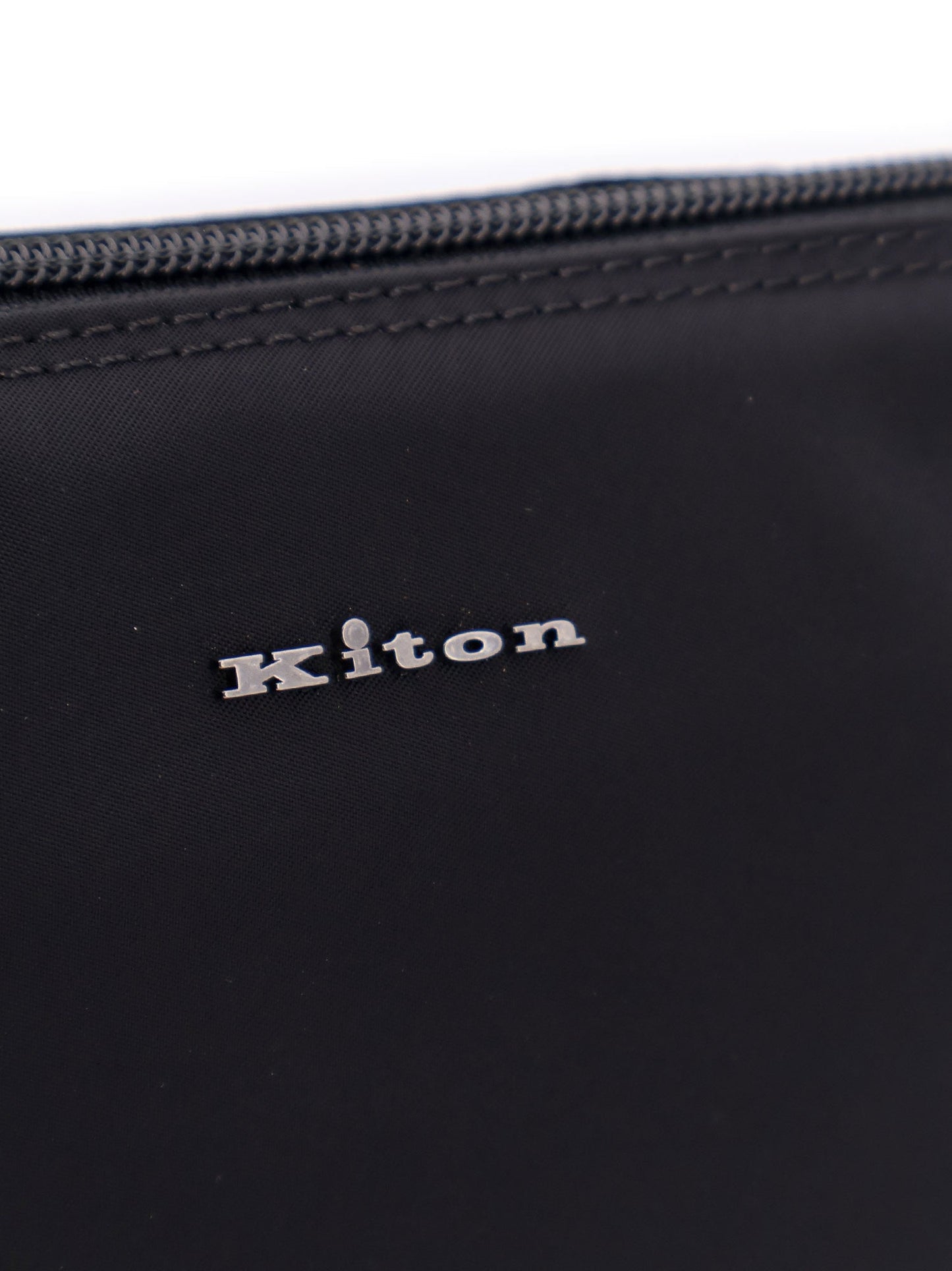 Beauty case in nylon con logo in metallo