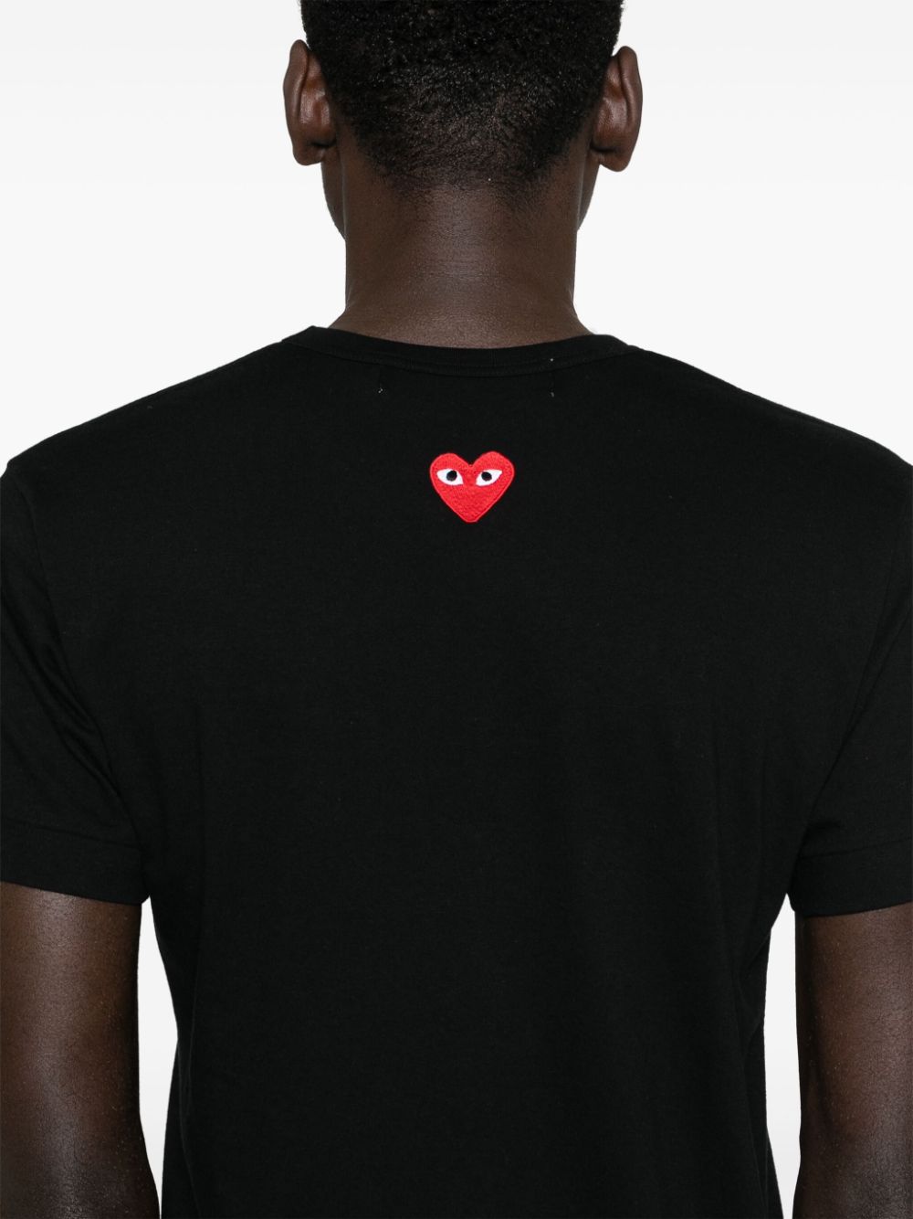 T-shirt con applicazione cuore